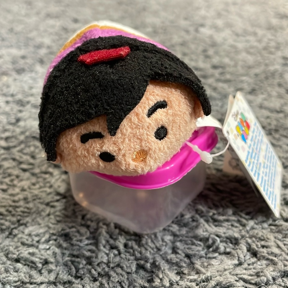 NWT Disney Aladdin Tsum Tsum plushie